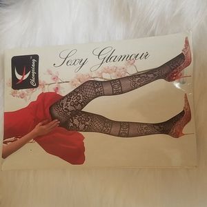 CHENGXIANG FLORAL RED FISHNET PANTYHOSE